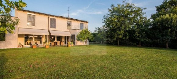 5 bedrooms Villa in Ponte San Nicolò, Italy No. 329092 31