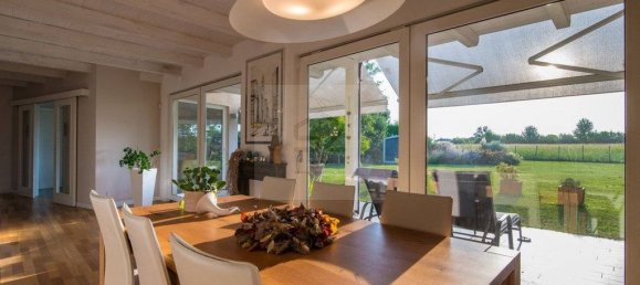 5 bedrooms Villa in Ponte San Nicolò, Italy No. 329092 4