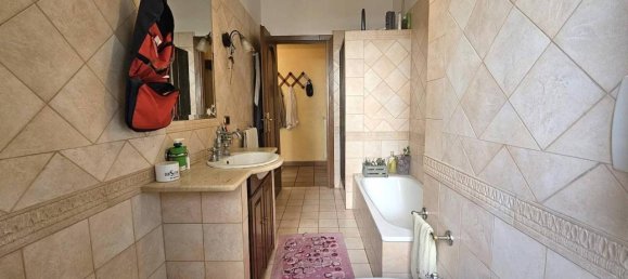 Квартира с 3 комнатами в Изола дель Лири, Италия № 175034 12