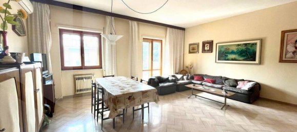 3 bedrooms Apartment in Bari, Italy No. 18635 6