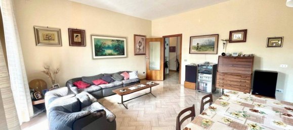 3 bedrooms Apartment in Bari, Italy No. 18635 3