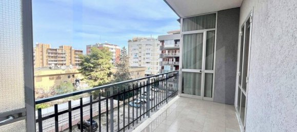 3 bedrooms Apartment in Bari, Italy No. 18635 15