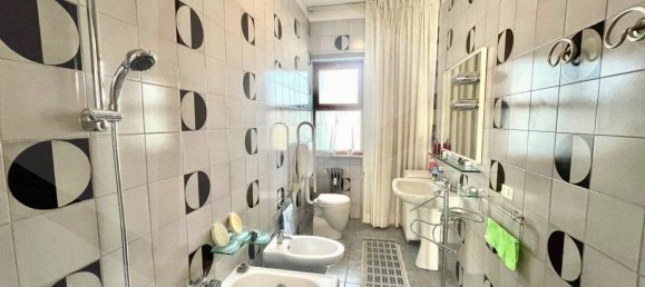 3 bedrooms Apartment in Bari, Italy No. 18635 22