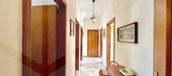 3 bedrooms Apartment in Bari, Italy No. 18635 27
