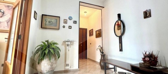 3 bedrooms Apartment in Bari, Italy No. 18635 8