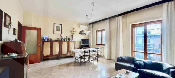 3 bedrooms Apartment in Bari, Italy No. 18635 2