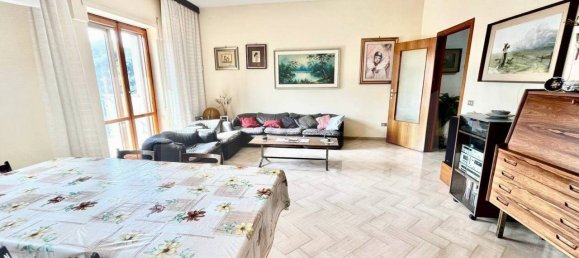 3 bedrooms Apartment in Bari, Italy No. 18635 4