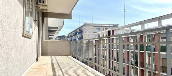 3 bedrooms Apartment in Bari, Italy No. 18635 10