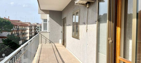 3 bedrooms Apartment in Bari, Italy No. 18635 11