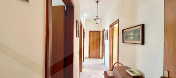 3 bedrooms Apartment in Bari, Italy No. 18635 19