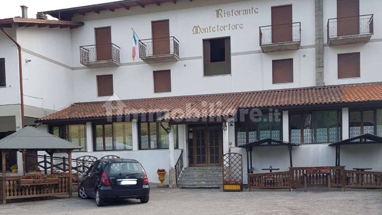 5-Zimmer Gebäude in Zocca, Italy, Nr. 67582