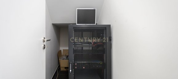 598m² Warehouse in Seixal, Portugal No. 98996 11