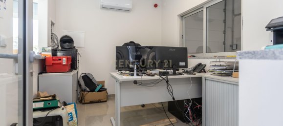 598m² Warehouse in Seixal, Portugal No. 98996 10