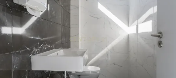 598m² Warehouse in Seixal, Portugal No. 98996 9