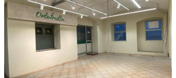 2 rooms Commercial property in Genoa, Italy No. 351637 3