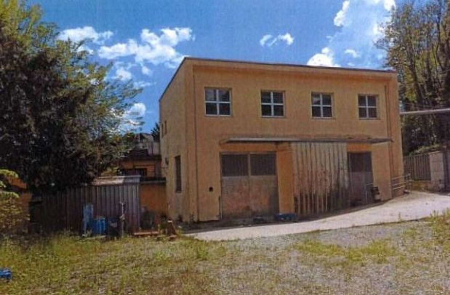 1514m² Warehouse in Villa Guardia, Italy No. 154498