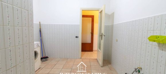 3 bedrooms Apartment in Rome, Italy No. 71459 12