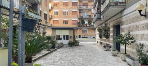 3-salle Appartement à Rome, Italy No. 28827 4