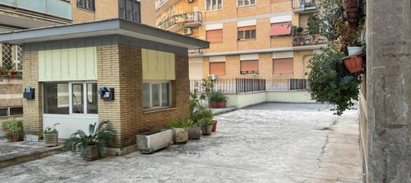 3-salle Appartement à Rome, Italy No. 28827 3