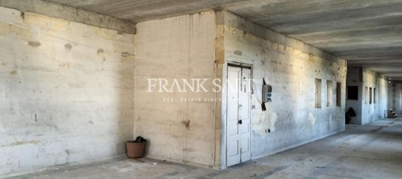 3 bedrooms Apartment in Floriana, Malta No. 2674 6