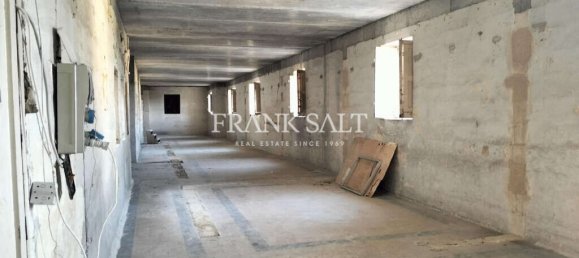 3 bedrooms Apartment in Floriana, Malta No. 2674 9