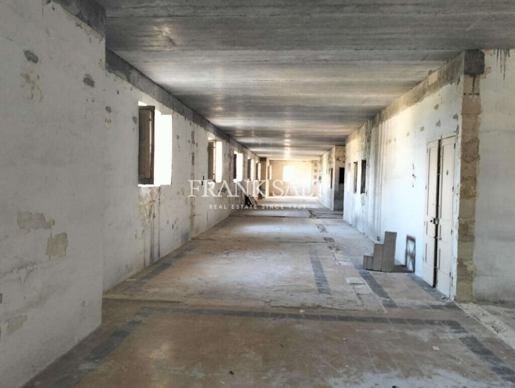 3 bedrooms Apartment in Floriana, Malta No. 2674