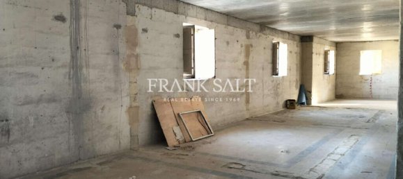 3 bedrooms Apartment in Floriana, Malta No. 2674 11