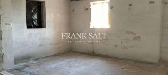 3 bedrooms Apartment in Floriana, Malta No. 2674 3