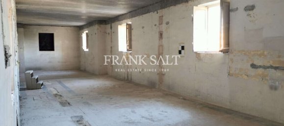 3 bedrooms Apartment in Floriana, Malta No. 2674 4