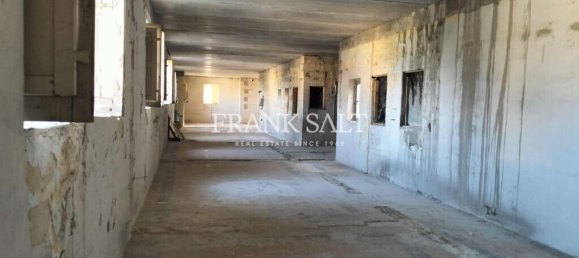 3 bedrooms Apartment in Floriana, Malta No. 2674 5