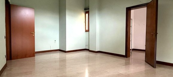 100m² Commercial property in Rovigo, Italy No. 295381 7