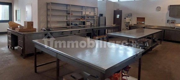 578m² Warehouse in Corciano, Italy No. 354594 7