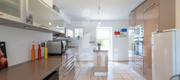 4 bedrooms Commercial property in Neydens, France No. 302475 8