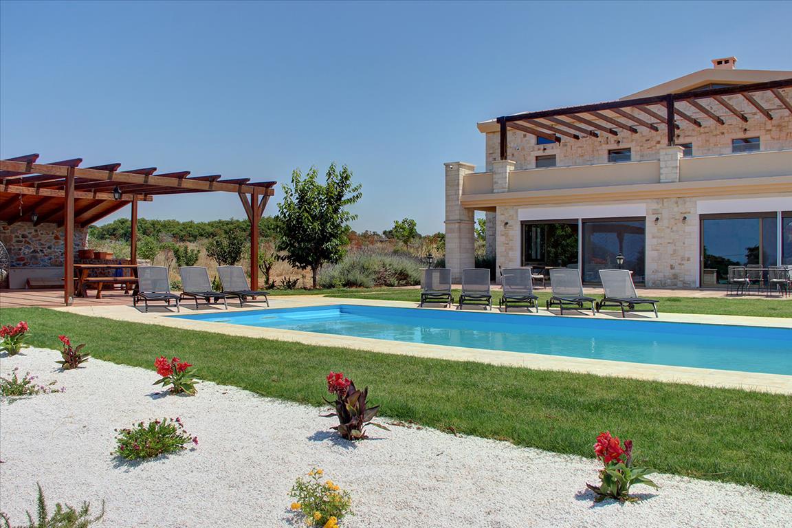 6 bedrooms Villa in Vamos, Greece No. 4727