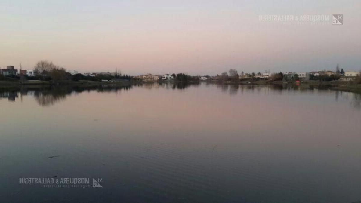  Land in Tigre, Argentina No. 120452