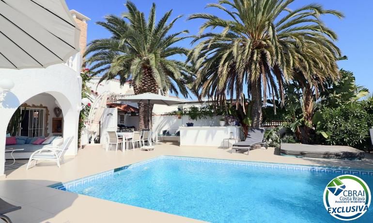 4 غرف نوم منزل في Empuriabrava, Spain رقم 216057