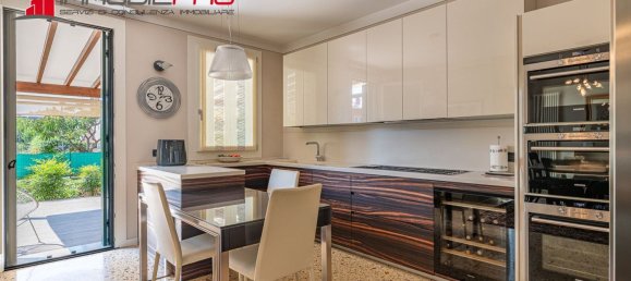 5 bedrooms House in Breganze, Italy No. 327627 3