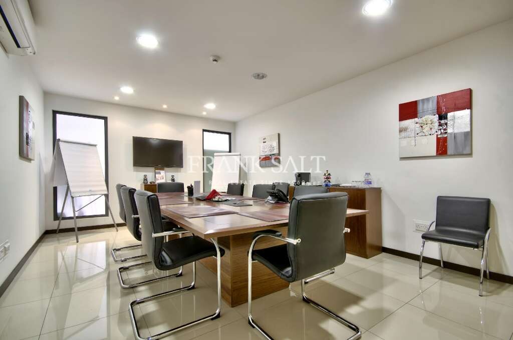285m² Office in Msida, Malta No. 13064