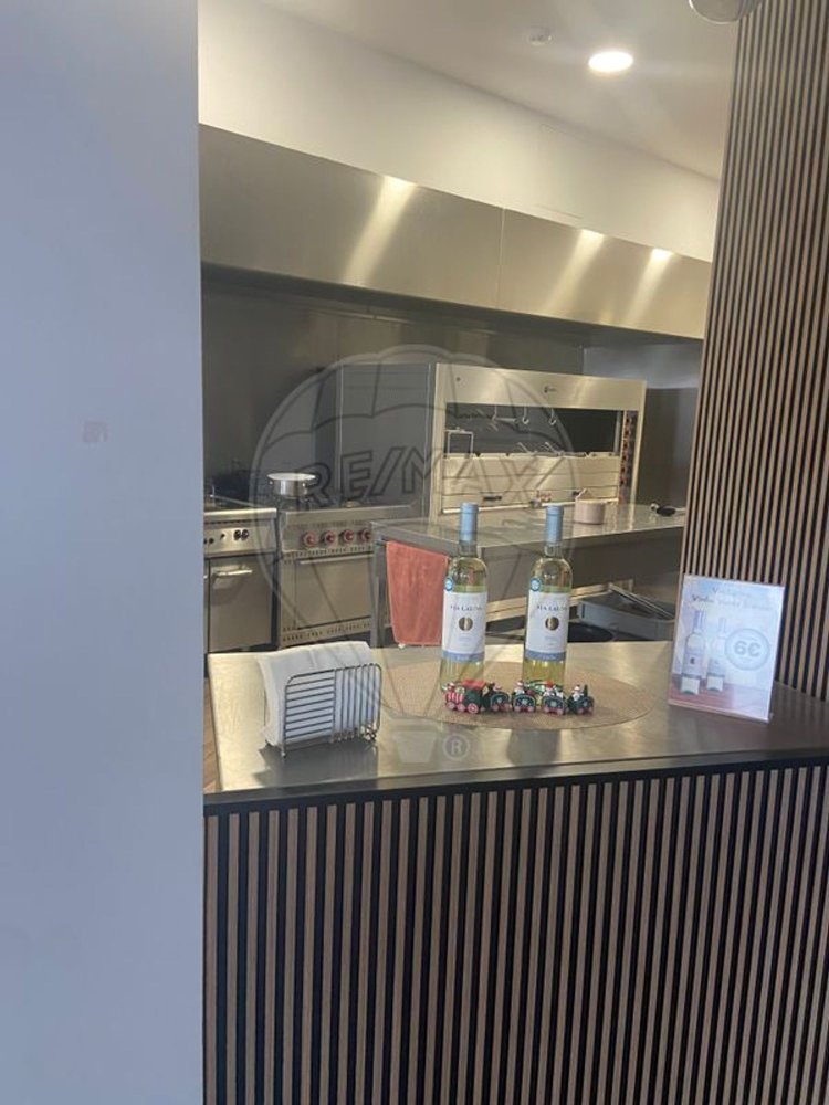 Gewerbliche Immobilie in Matosinhos, Portugal 88m², Nr. 60316