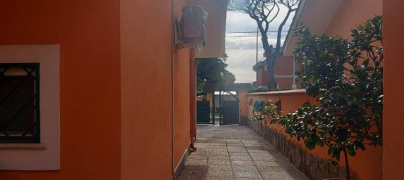 2 bedrooms Villa in Ardea, Italy No. 296423 3