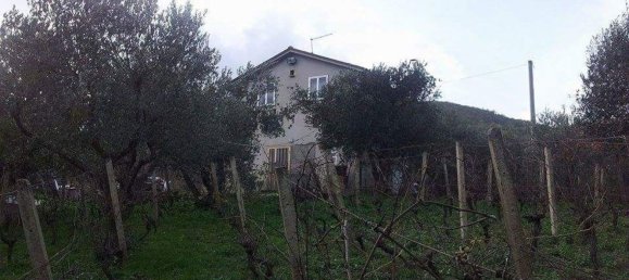 5 rooms House in Montefalcone di Val Fortore, Italy No. 255019 6