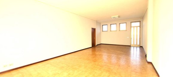 55m² Commercial property in Mansuè, Italy No. 119891 2