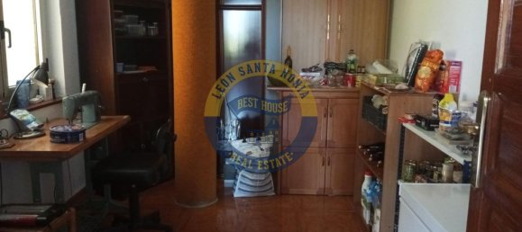 3 bedrooms House in Garrafe de Torio, Spain No. 109620 2