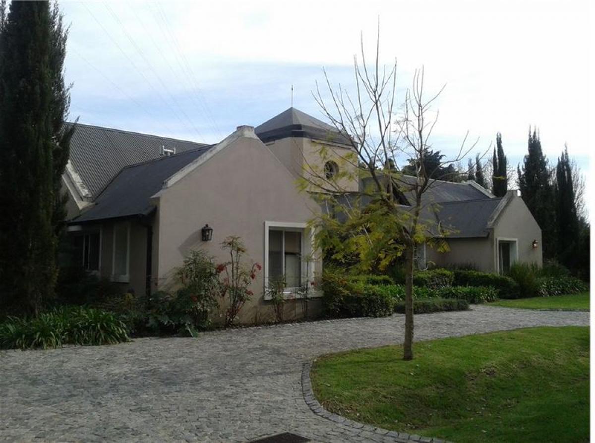 Дом с 6 спальнями в Пилар, Аргентина № 8799