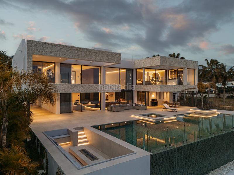 4 bedrooms Villa in Malaga, Spain No. 33642