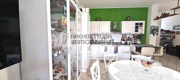 3 Schlafzimmer Wohnung in Varazze, Italy, Nr. 272638 3