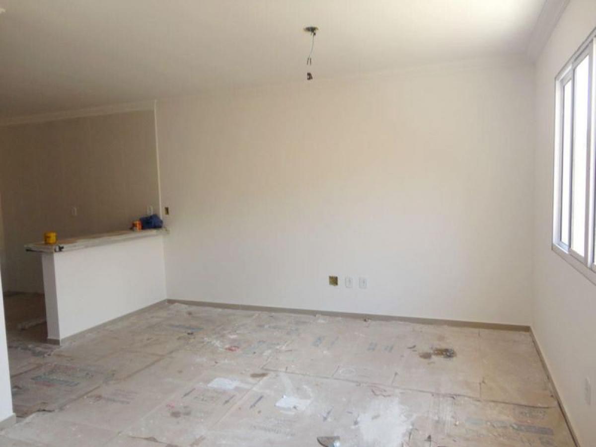 Casa de 3 dormitorios en Sao Paulo, Brazil No. 588053