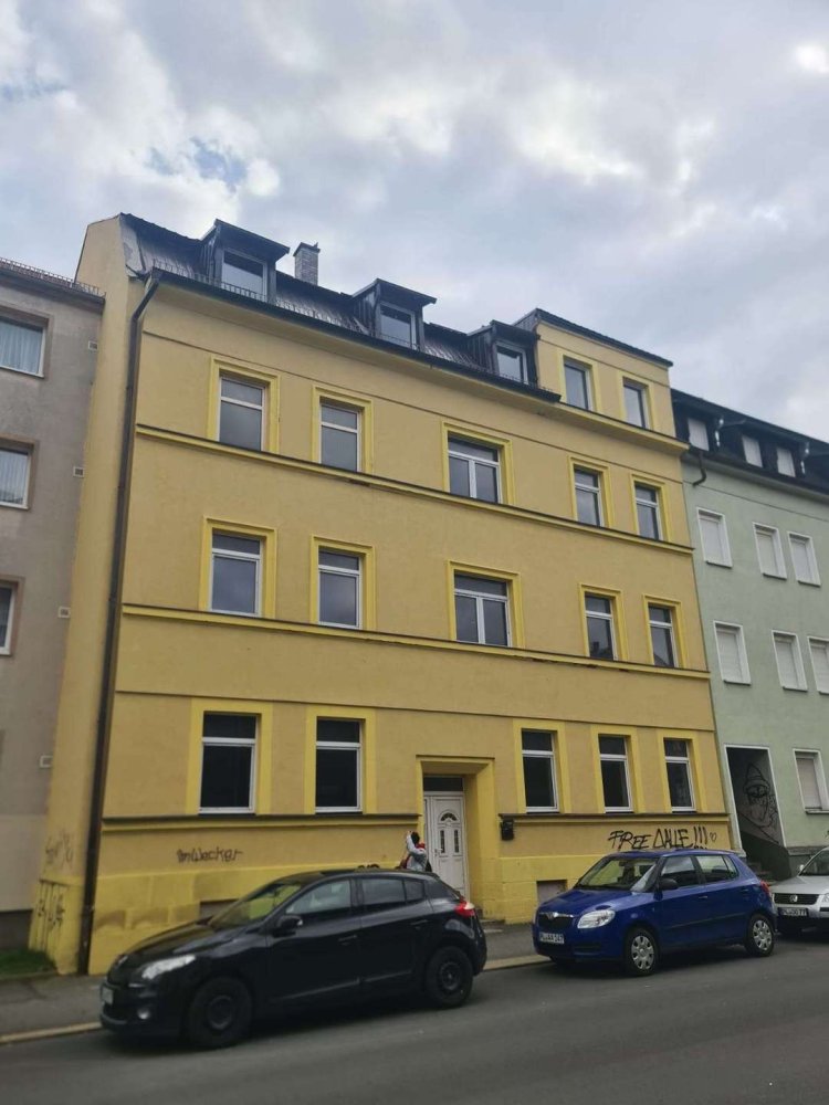 690m² Building in Plauen, Germany No. 21349