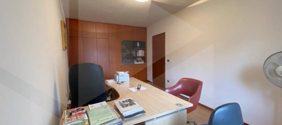 4 rooms Office in Altamura, Italy No. 21403 10