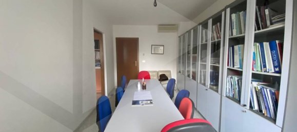 4 rooms Office in Altamura, Italy No. 21403 9